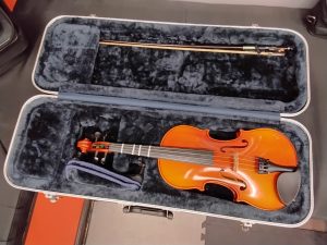 Meridiem PM Violin 4/4 w/ case & bow